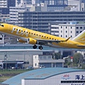 Fuji Dream Airlines Embraer ERJ-175STD(JA07FJ)@FUK_1_20160415.jpg