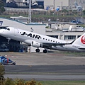 J-Air Embraer ERJ-170STD(JA226J)@FUK_2_20160415.jpg