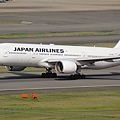 JAL B777-289(JA009D)@FUK_1_20160415.jpg