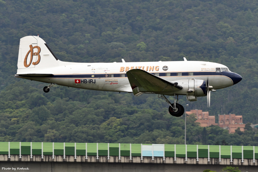 Breitling Douglas DC-3 (HB-IRJ)@RCSS_1_20170425.JPG