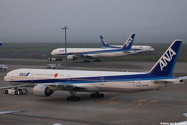 ANA B777-381(JA751A)@Haneda_1(2)_20110513.jpg