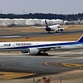 ANA B777-381(ER)(JA734A)@NRT_1_20131125.jpg