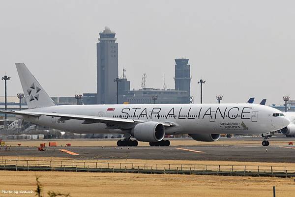 Singapore Airlines B777-312(ER)(9V-SWI)@NRT_1_20170305.jpg