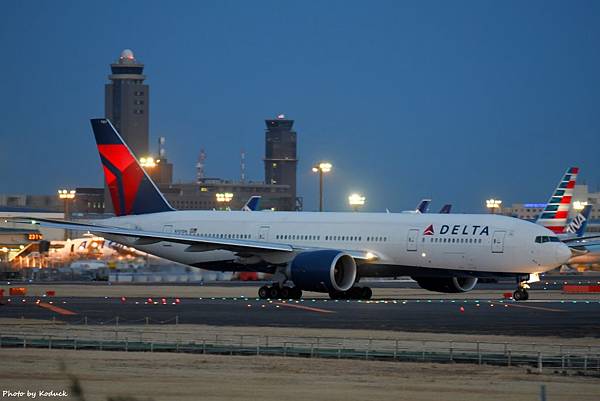 Delta Airlines B777-232(LR)(N707DN)@NRT_2_20170304.jpg