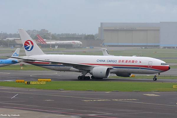 China Cargo Airlines B777-F6N(B-2082)@AMS_1_20140818.jpg