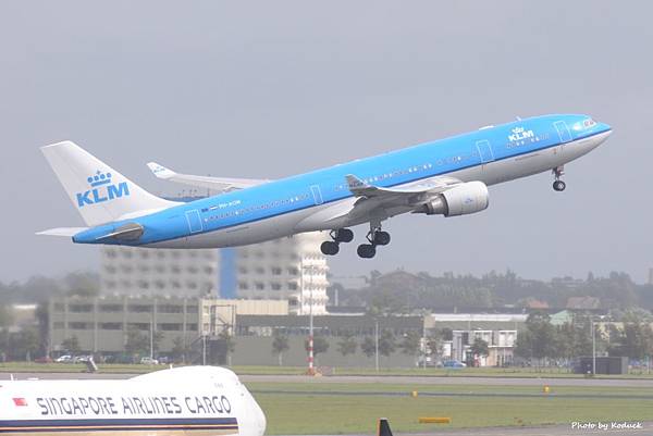 KLM Royal Dutch Airbus A330-203(PH-AON)@AMS_1_20140818.jpg