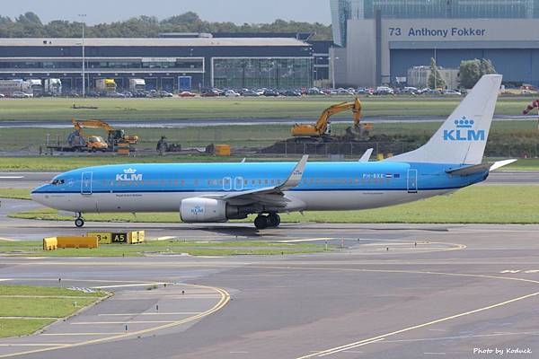 KLM Royal Dutch Airlines B737-8K2(WL)(PH-BXE)@AMS_1_20140818.jpg