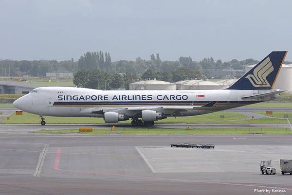 Singapore Airlines Cargo B747-412F(9V-SFK)@AMS_1_20140818.jpg