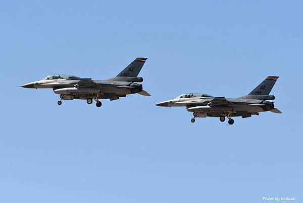 RNLAF(USAF 148 FS) F-16B(J-067 and J-209)@TUS_3_20180320.jpg