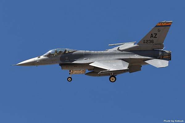 US Air Nation Guard 195FS F-16C(86-0236)@TUS_2_20180320.jpg