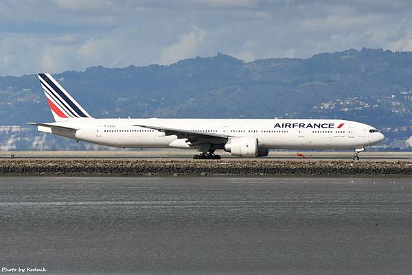 Air France B777-328(ER)(F-GSQA)@SFO_1_20180314.JPG