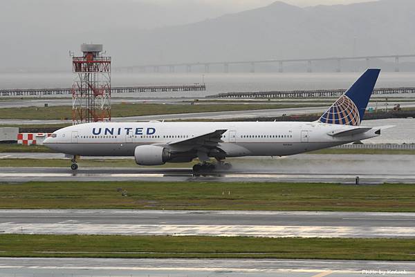 United Airlines B777-222(N212UA)@SFO_1_20180314.JPG