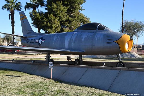 USAF North American F-86F Sabre(52-5323)@Luke AFB_1_20180318.JPG