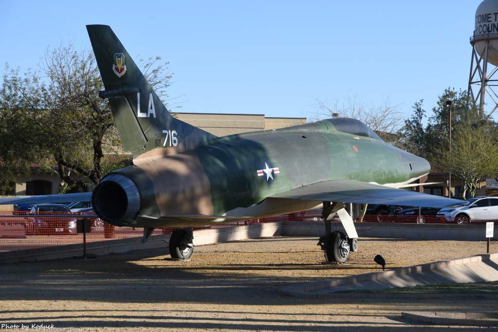 USAF North American F-100C Super Sabre(53-0716)@Luke AFB_1_20180318.JPG