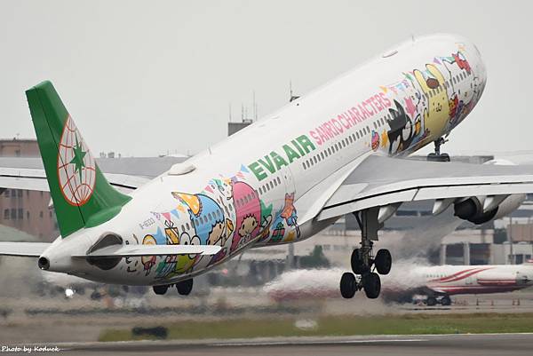 EVA Airways A330-302(B-16333)@RCTP_2_20190219.JPG