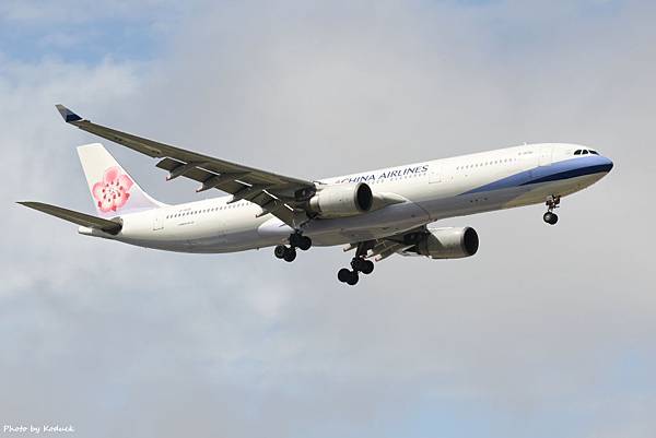 China Airlines A330-302(B-18351)@RCTP_1_20190212.JPG