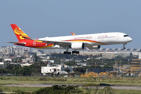 Hong Kong Airlines A350-941(B-LGE)@RCTP_1_20181029.JPG