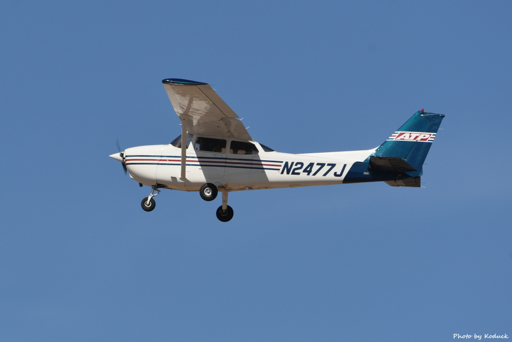 Air Transport Professionals (ATP) Cessna 172S Skyhawk SP(N2477J)@AZA_2_20180320.JPG