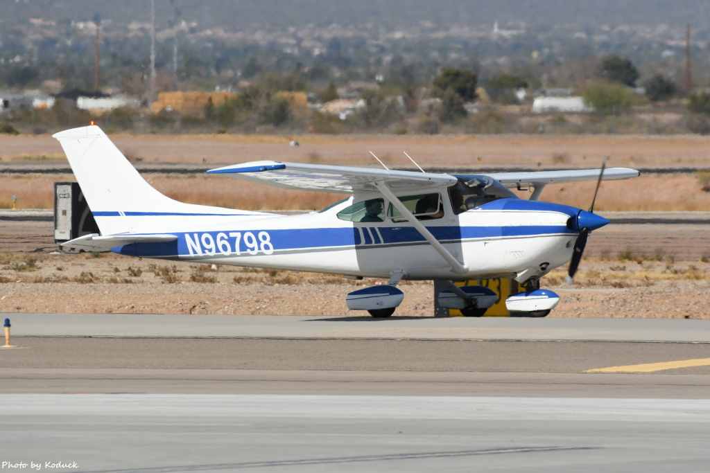 Private Cessna 182Q Skylane(N96798)@AZA_2_20180320.JPG