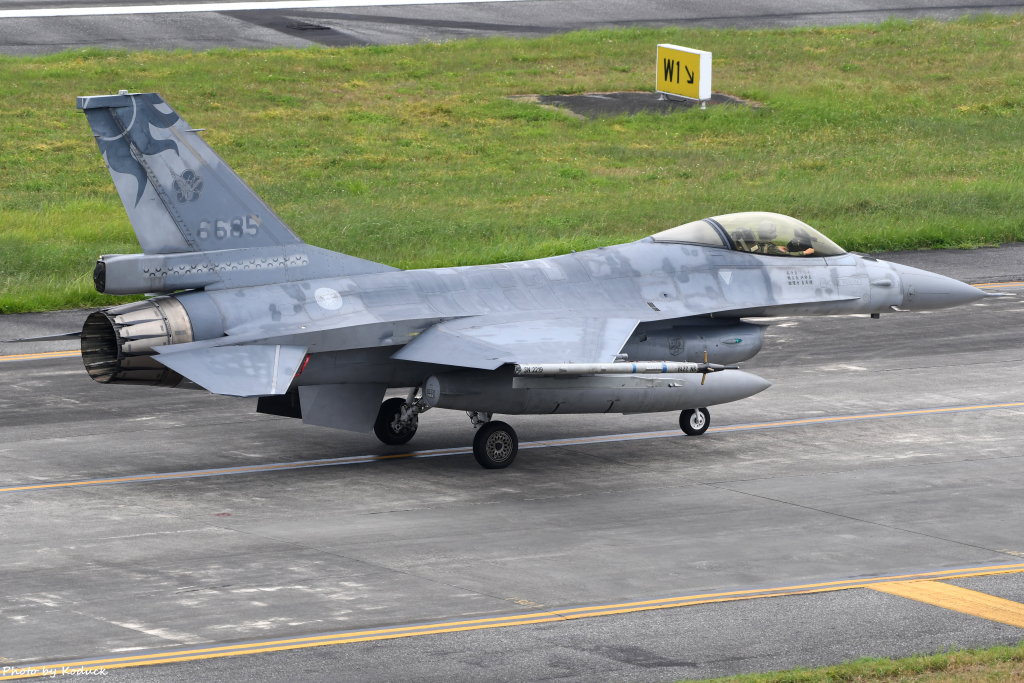 ROCAF F-16A(6685)@RCYU_1_20180604.JPG