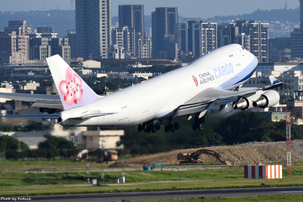 China Airlines B747-409F(B-18722)@RCTP_1_20200620.JPG