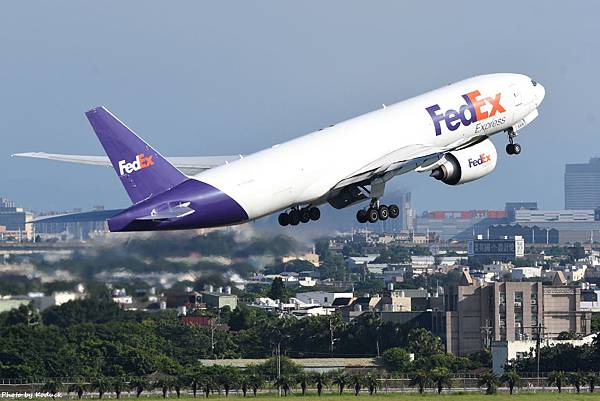 Federal Express (FedEx) B777-FS2(N869FD)@RCTP_1_20200620.JPG