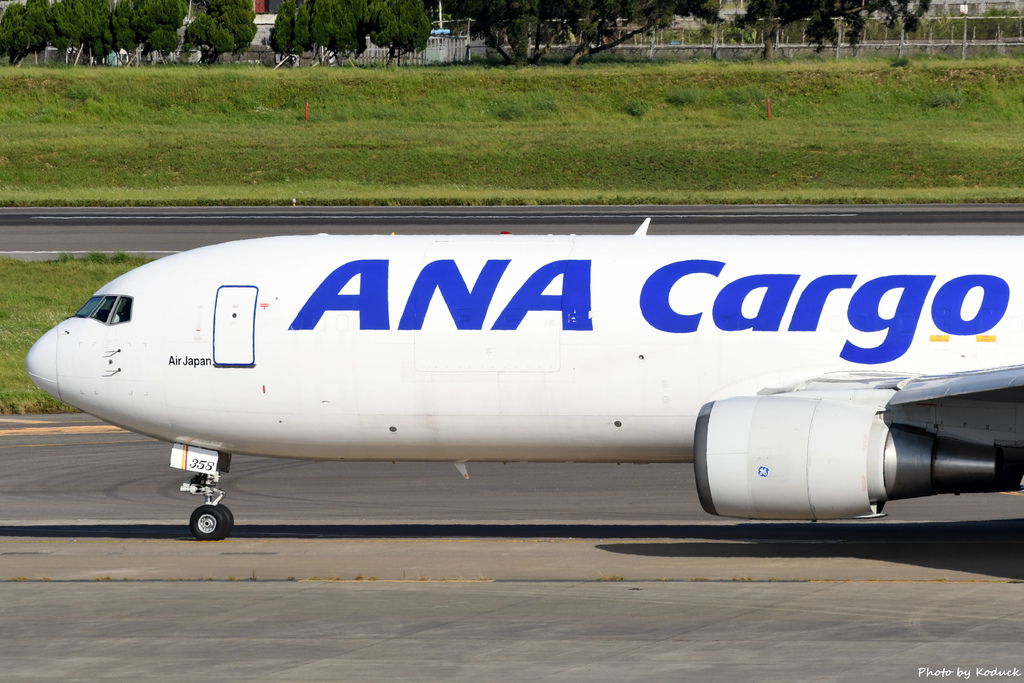 ANA B767-381(ER)(BCF)(JA8358)@RCTP_2_20200620.JPG