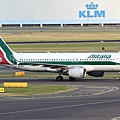 Alitalia A320-216(EI-DTF)@AMS_2_20180718.JPG