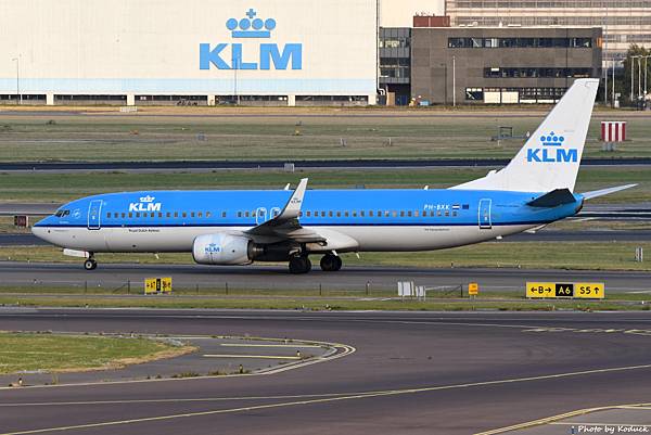 KLM B737-8K2(PH-BXK)@AMS_2_20180718.JPG