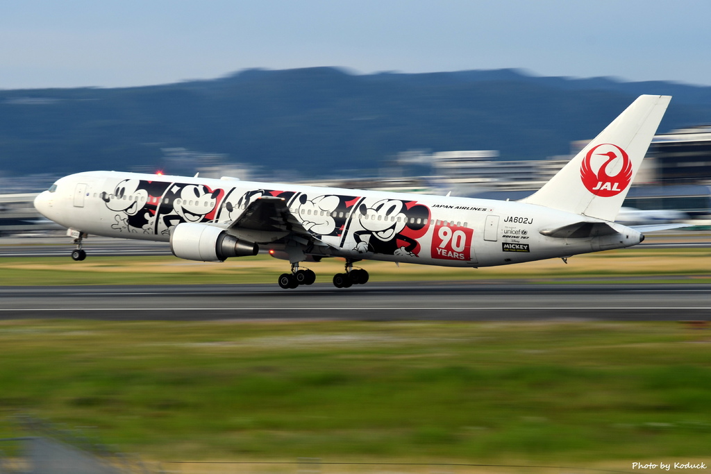 JAL B767-346(ER)(JA602J)@ITM_6_20190601.JPG