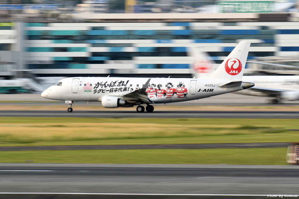 J-Air Embraer ERJ-170STD (ERJ-170-100)(JA225J)@ITM_3_20190601.JPG