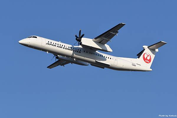 J-Air Bombardier DHC-8-402Q Dash 8(JA851C)@ITM_1_20171128.JPG