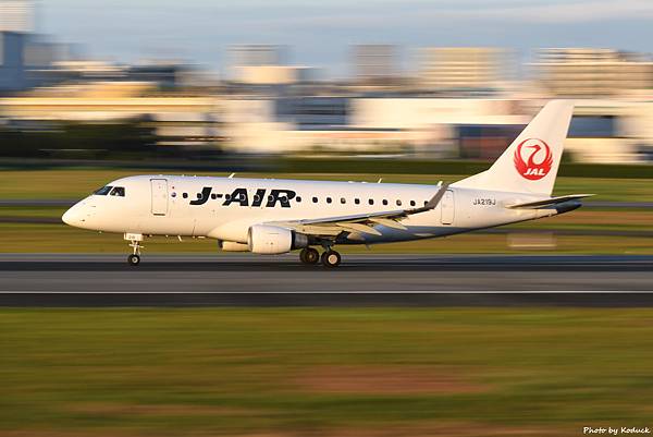 J-Air Embraer ERJ-170STD (ERJ-170-100)(JA219J)@ITM_2_20160827.JPG