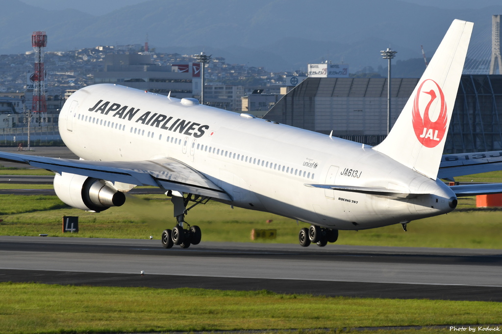 JAL B767-346(ER)(JA613J)@ITM_6_20160827.JPG