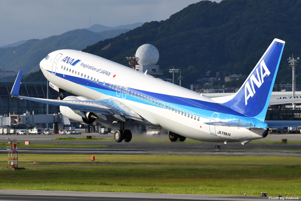 ANA B737-881(WL)(JA78AN)@ITM_3_20160827.JPG