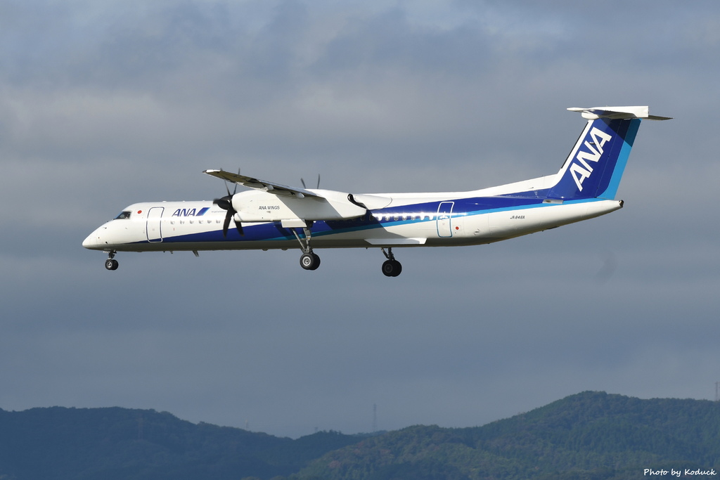 ANA Bombardier DHC-8-402Q Dash 8(JA846A)@ITM_1_20160827.JPG