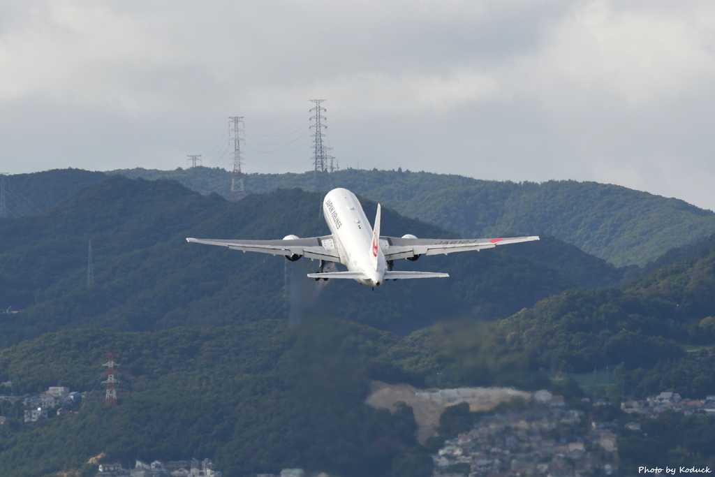 JAL B767-346(ER)(JA612J)@ITM_4_20160827.JPG