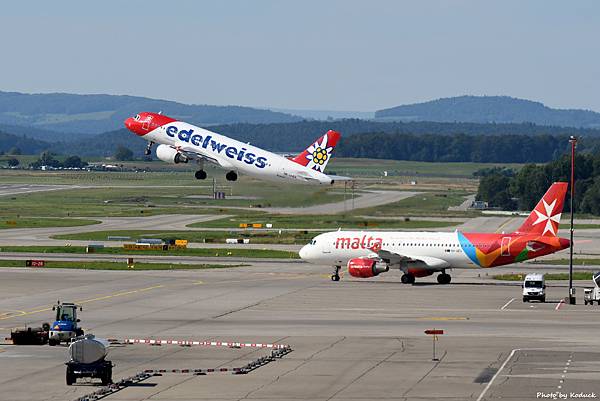 Edelweiss Air A320-214(HB-IJU)@Zurich_1_20190818.JPG