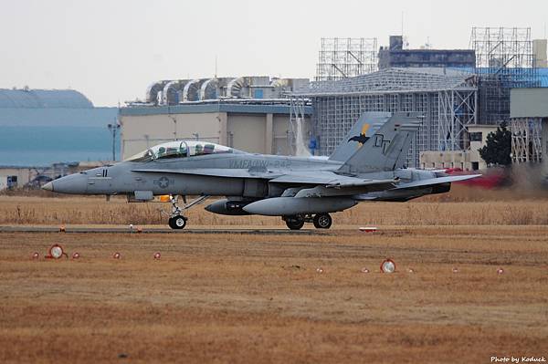 US Marines VMFA(AW)-242 FA-18D Hornet(11)@Atsugi_1(1)_20140113.JPG