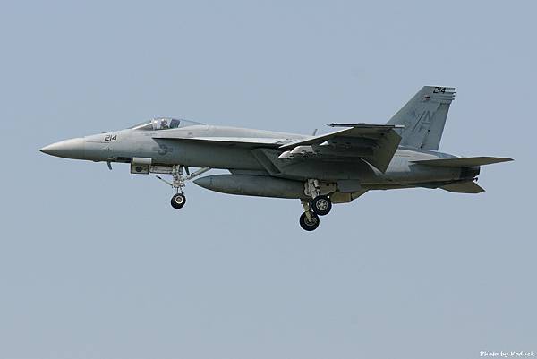 U.S. Navy VFA-27 FA-18E Super Hornet(214)@Atsugi_1(1)_20150515.JPG