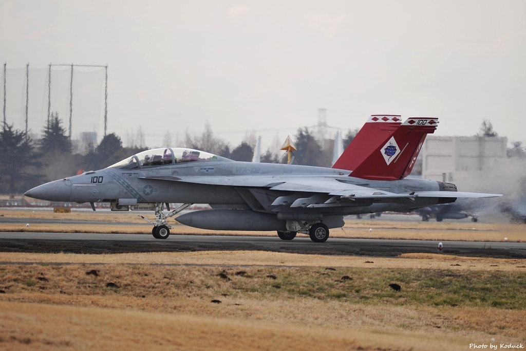 U.S. Navy VFA-102 FA-18F Super Hornet(100)@Atsugi_1(1)_20160220.jpg