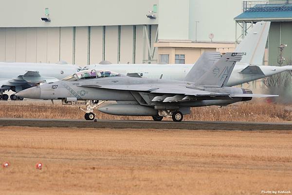 U.S. Navy VFA-102 FA-18F Super Hornet(107)@Atsugi_1(1)_20140113.JPG