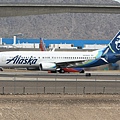 Alaska Airlines B737-890(WL)(N536AS)@PHX_1_20180322.JPG