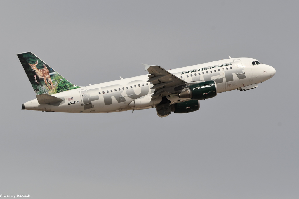 Frontier Airlines A319-112(N926FR)@PHX_2_20180322.JPG