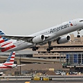 American Airlines B757-23N(WL)(N203UW)@PHX_1_20180322.JPG