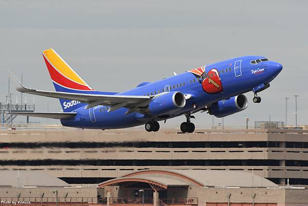 Southwest Airlines B737-7H4(WL)(N409WN)@PHX_1_20180322.JPG