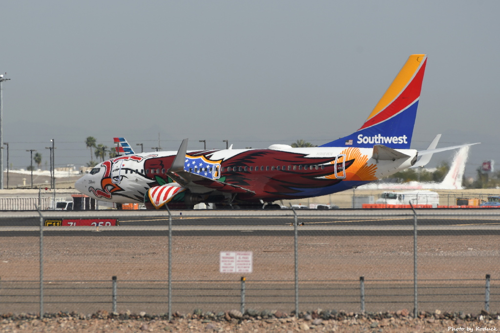 Southwest Airlines B737-7H4(WL)(N918WN)@PHX_2_20180322.JPG