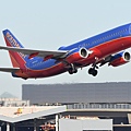 Southwest Airlines B737-8H4(WL)(N8323C)@PHX_1_20180321.JPG