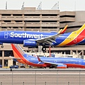 Southwest Airlines B737-752(WL)(N7847A)@PHX_1_20180322.JPG