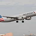 American Airlines A321-211(N165US)@PHX_1_20180322.JPG